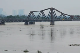 Hà Nội yêu cầu đảm bảo an toàn các công trình cầu khi nước lũ dâng cao