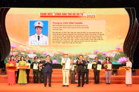 Thủ tướng Phạm Minh Chính dự lễ vinh danh 10 công dân Thủ đô ưu tú năm 2023
