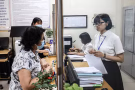 Hà Nội yêu cầu tiết giảm đến mức thấp nhất chi phí thủ tục hành chính