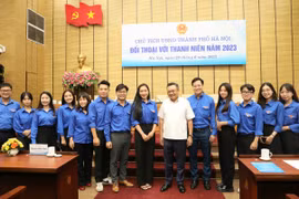 Chủ tịch UBND TP Hà Nội Trần Sỹ Thanh đối thoại với thanh niên vào ngày 14/10