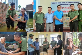 Ấm tình quân dân ở “rốn lũ” Chương Mỹ, Hà Nội