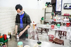 Hà Nội: Nhà hàng phục vụ trong nhà được hoạt động nhưng phải giãn cách 2m
