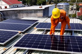 Hà Nội đặt mục tiêu 50% công sở và nhà dân sẽ sử dụng điện mặt trời mái nhà 