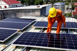 Hà Nội đặt mục tiêu 50% công sở và nhà dân sẽ sử dụng điện mặt trời mái nhà 