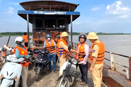 Hà Nội: Kiểm tra, xử lý nghiêm các bến khách ngang sông vi phạm