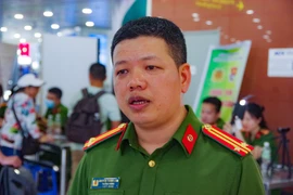 Công an Hà Nội sẽ hỗ trợ người dân kích hoạt định danh điện tử mà không cần điện thoại thông minh