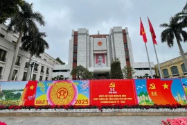 Nhiều hoạt động kỷ niệm 95 năm Ngày thành lập Đảng bộ thành phố Hà Nội