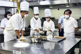 Hà Nội bắt đầu đợt kiểm tra an toàn thực phẩm Tết Trung thu 2024