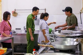 Hà Nội sắp kiểm tra diện rộng an toàn thực phẩm thức ăn đường phố