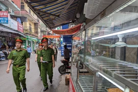 Hà Nội yêu cầu có kế hoạch chi tiết xử lý dứt điểm chợ cóc, chợ tạm trước ngày 15/10