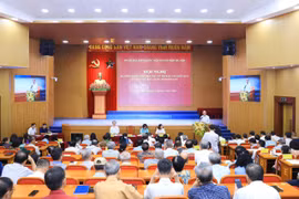 Cử tri Hà Nội đề nghị phải có chính sách hạn chế tăng giá mỗi lần tăng lương