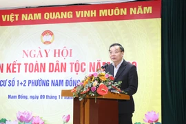 Chủ tịch thành phố Hà Nội chung vui Ngày hội Đại đoàn kết với người dân quận Đống Đa