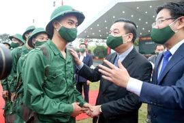 Chủ tịch UBND TP Hà Nội động viên tân binh huyện Chương Mỹ lên đường nhập ngũ