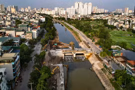 Cận cảnh đập dâng đầu tiên mang nguồn nước bổ cập mới cho sông Tô Lịch "hồi sinh"