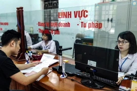 Hà Nội hỗ trợ 15% lương cơ sở mỗi tháng cho công chức cấp xã được ủy quyền giải quyết thủ tục hành chính 