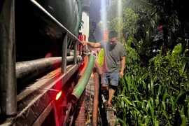 Kiểm tra đột xuất các đơn vị hút, vận chuyển phân bùn bể phốt