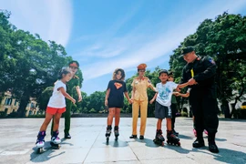 Chủ tịch Hà Nội tặng Bằng khen cho 6 tập thể và cá nhân thuộc CATP Hà Nội 