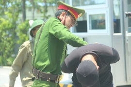 Chủ tịch Hà Nội tặng bằng khen 2 cá nhân thuộc Công an Thủ đô