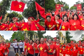 Ấn tượng hình ảnh 10.000 người khoác áo đỏ, sao vàng phủ kín hồ Gươm