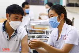 [Ảnh] Nhiều tầng lớp nhân dân Hà Nội được tiêm vaccine phòng Covid-19 trong "chiến dịch" quy mô lớn của thành phố