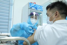 Chủ tịch Hà Nội kêu gọi chung tay mua vaccine để cùng ngăn Covid-19 lâu dài