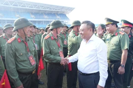 Chủ tịch Hà Nội Trần Sỹ Thanh thăm, động viên lực lượng tham gia diễu binh, diễu hành 