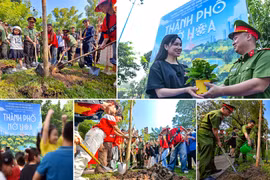 Các nghệ sỹ cùng Công an Thủ đô chung tay trồng cây để "Thành phố nở hoa"