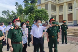 Chủ tịch Hà Nội kiểm tra khu cách ly tập trung quân đội ở Sơn Tây khi có nhiều ca mắc mới