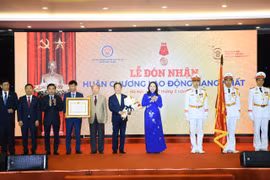 Hiệp hội Doanh nghiệp nhỏ và vừa TP Hà Nội đón nhận Huân chương Lao động hạng Nhất
