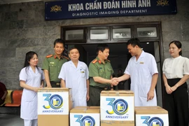 An ninh Thủ đô mang những món quà thiết thực đến Tuyên Quang sau mưa lũ