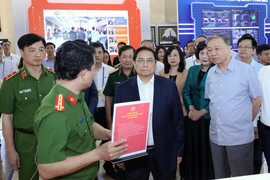 Thủ tướng yêu cầu đến cuối năm 2023 có ít nhất 20 triệu dân sử dụng VNeID 