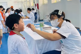 Hà Nội yêu cầu đảm bảo khám sức khỏe ít nhất 1 lần/năm cho học sinh, giáo viên