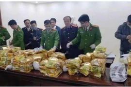 [Tin nhanh sáng 10-12-2020] Bắt giữ nhóm chở 8 bao tải nghi chứa hàng trăm kg ma túy