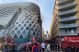 Người dân Beirut lại chấn động vì vụ hỏa hoạn ở tòa nhà trung tâm