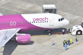 Máy bay phải hạ cánh vì khách không chịu đeo khẩu trang và đe dọa tiếp viên