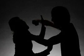 [Tin nhanh sáng 26-11-2020] Ly hôn, chồng sát hại vợ cũ rồi tự tử