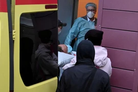 Phát hiện chất độc Novichok trong chai nước ở phòng khách sạn của ông Navalny