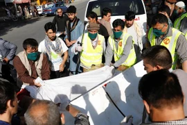 Phó Tổng thống Afghanistan thoát chết trong vụ đánh bom ở Kabul