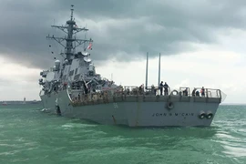 Chiến hạm Mỹ xâm phạm hải giới, tàu khu trục Nga lập tức phát cảnh báo cứng rắn