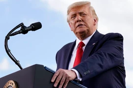 Tổng thống Donald Trump chê đối thủ Joe Biden ‘không đủ trình’ 
