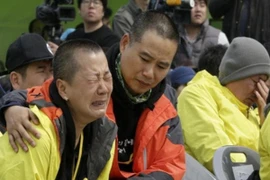 92 nam sinh chết trong thảm họa phà Sewol vừa nhận được...giấy báo nhập ngũ