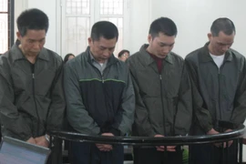 Lái xe buýt đánh cướp tài sản của đồng nghiệp như… côn đồ