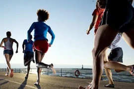 Chạy bộ bằng chân trần tốt hơn đi giày