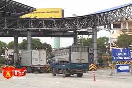 Xe vận tải luồng xanh phải khai báo y tế trên hệ thống quản lý công dân vùng dịch
