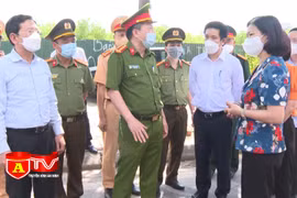 Phó bí thư Thường trực Thành ủy Hà Nội kiểm tra, động viên lực lượng Công an phòng chống dịch Covid