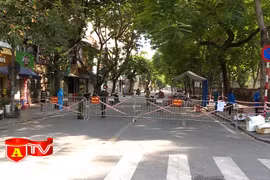 Kiểm soát chặt các "vùng đỏ" ngăn chặn dịch bệnh lây lan và đảm bảo an sinh xã hội