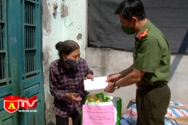 Ấm lòng người dân chịu ảnh hưởng của dịch bệnh Covid-19