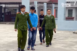 Chặn đường, cướp xe đạp điện để lấy tiền...đóng học phí