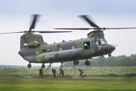 Hàn Quốc cân nhắc nâng cấp phi đội Boeing Ch-47D Chinook