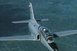 Trung Quốc đẩy mạnh bán máy bay quân sự cho các nước châu Phi